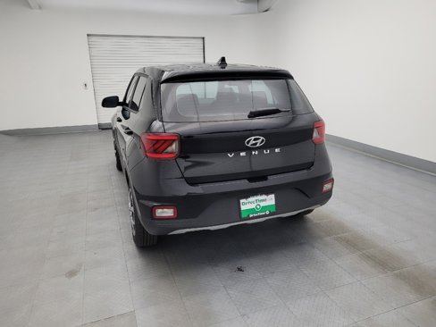 Used 2020 Hyundai Venue SE image 6