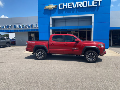 Used 2018 Toyota Tacoma TRD Off-Road image 1