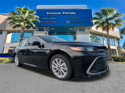 Used 2024 Toyota Camry LE image 2