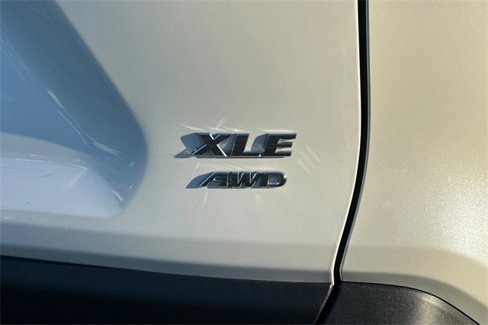 Used 2022 Toyota RAV4 XLE Premium image 27