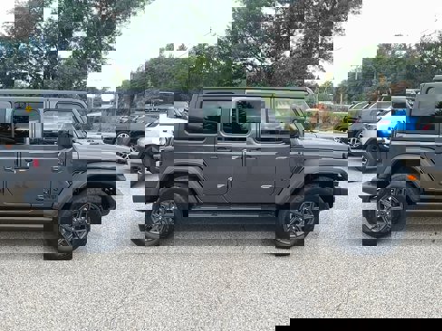 New 2025 Jeep Wrangler Unlimited Sport image 3