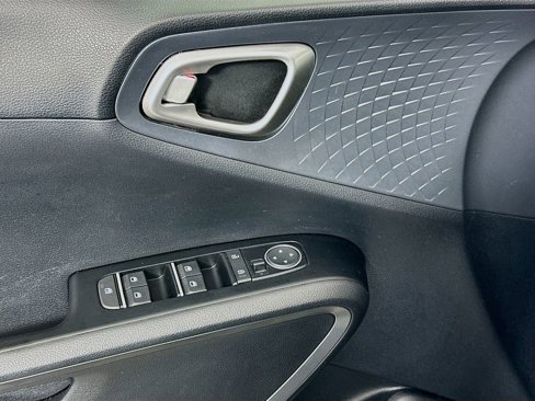 Used 2020 Kia Soul S image 17