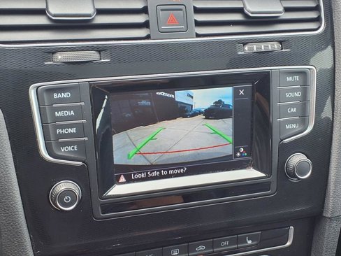 Used 2015 Volkswagen GTI SE image 16
