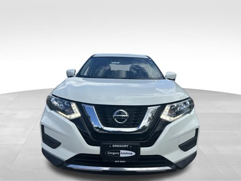 Used 2019 Nissan Rogue S image 3
