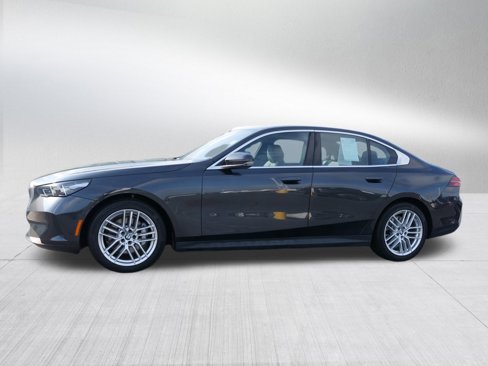 Used 2024 BMW 530i image 6
