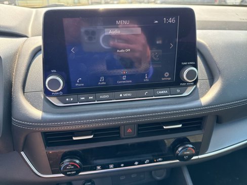Used 2024 Nissan Rogue SV image 22