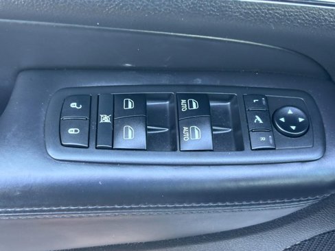 Used 2018 Jeep Grand Cherokee Overland image 27