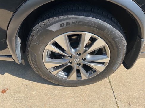 Used 2018 Nissan Murano SV image 16