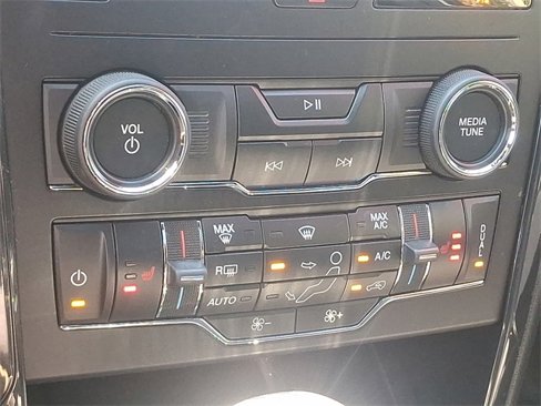 Used 2019 Ford Explorer XLT w/ Equipment Group 202A image 16