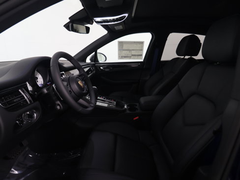 New 2025 Porsche Macan Turbo image 5