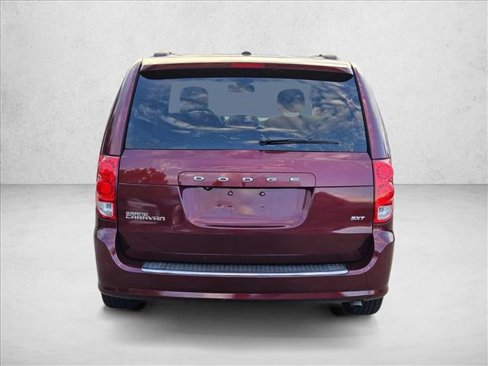 Used 2019 Dodge Grand Caravan SXT image 7