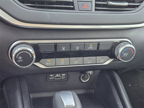 Used 2022 Nissan Altima 2.5 SV image 14