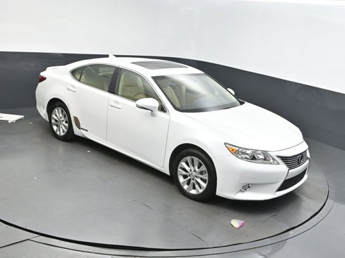 Used 2015 Lexus ES 300h image 34