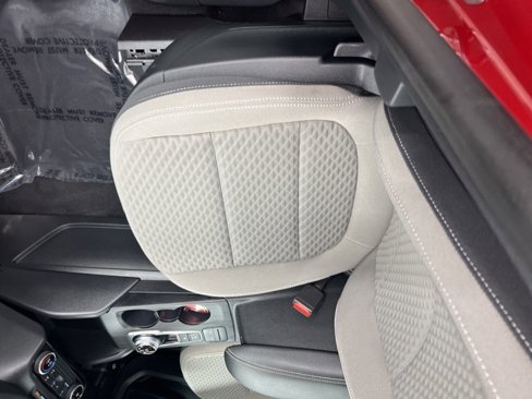 Used 2021 Ford Escape SE w/ SE Sport Appearance Package image 24