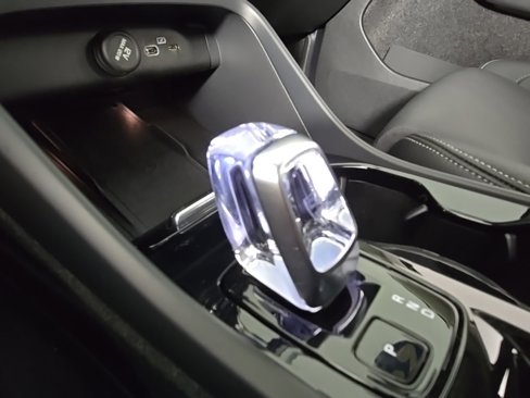 Certified 2024 Volvo XC40 B5 Plus w/ Climate Package image 26