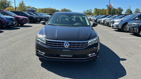 Used 2017 Volkswagen Passat 1.8T SEL Premium image 2