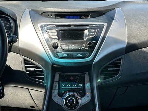 Used 2013 Hyundai Elantra Limited image 23