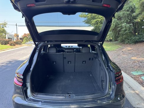Used 2017 Porsche Macan Turbo image 28