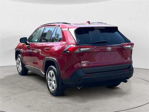 Used 2021 Toyota RAV4 LE image 3