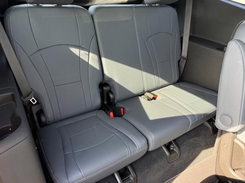 Used 2021 Buick Enclave Essence w/ Sport Touring Edition image 10