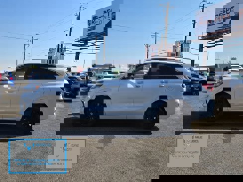 Used 2020 Kia Sorento SX image 3
