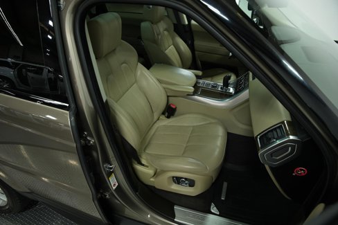 Used 2016 Land Rover Range Rover Sport HSE image 18