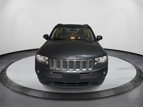 Used 2016 Jeep Compass Latitude image 2