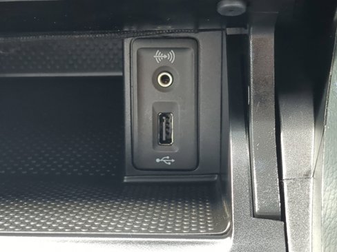 Used 2016 Volkswagen e-Golf SEL Premium image 52