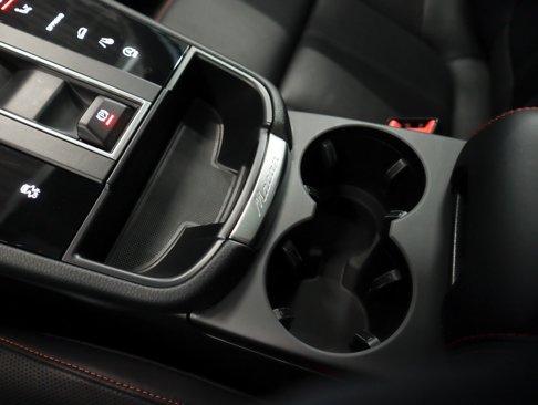 Certified 2024 Porsche Macan image 20