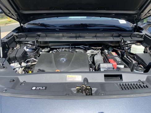 Used 2020 Toyota Highlander XLE image 36