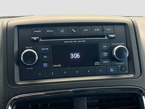 Used 2016 Dodge Grand Caravan American Value Package w/ UConnect Hands-Free Group image 9