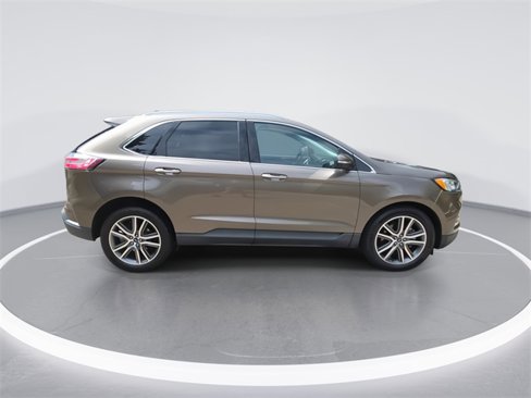 Used 2019 Ford Edge Titanium w/ Cold Weather Package image 8