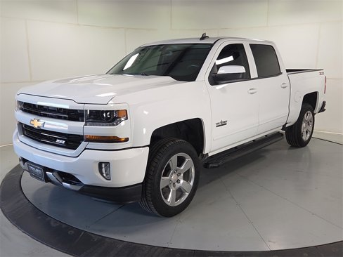 Used 2018 Chevrolet Silverado 1500 LT w/ Texas Edition image 4