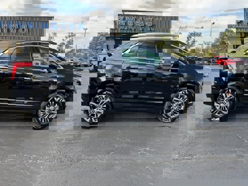 Used 2017 Cadillac XT5 Premium Luxury image 8