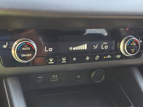 Used 2024 Mitsubishi Outlander SE image 24