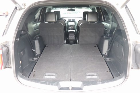 Used 2018 Ford Explorer XLT w/ Equipment Group 202A image 13