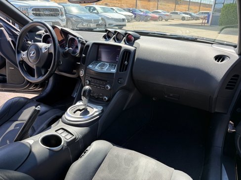 Used 2017 Nissan 370Z Touring image 15