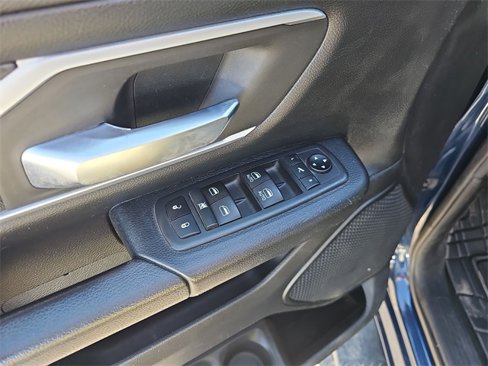 Used 2021 RAM 1500 4x4 Crew Cab image 20