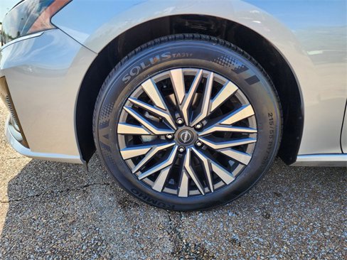 Used 2024 Nissan Altima 2.5 SV image 28