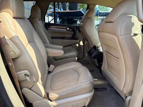 Used 2011 Buick Enclave CXL image 25