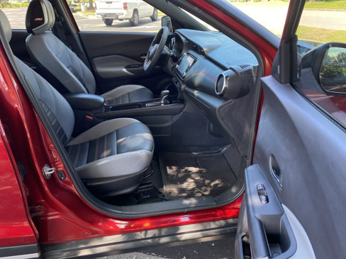 Used 2023 Nissan Kicks SR image 29