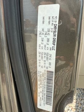 Used 2010 Volkswagen Routan SE image 43