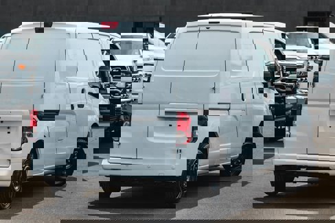 Used 2017 Nissan NV200 SV image 2