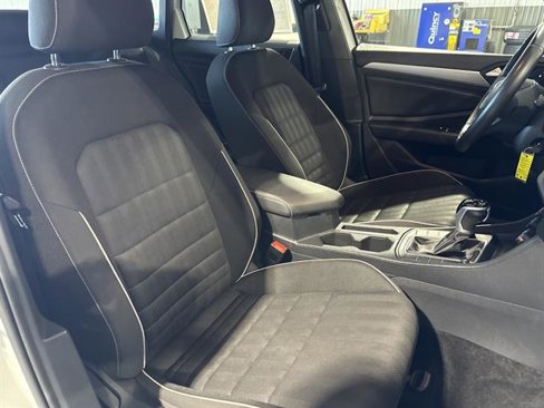 Used 2024 Volkswagen Jetta Sport image 17