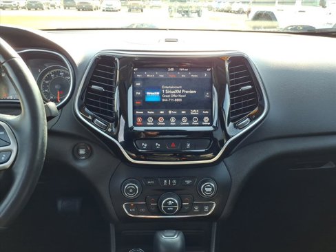 Used 2019 Jeep Cherokee Limited w/ Luxury Group image 9