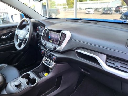 Used 2024 GMC Terrain SLT image 34
