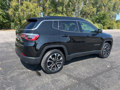Used 2022 Jeep Compass Limited image 4