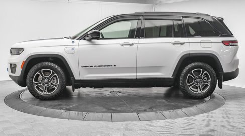 Used 2023 Jeep Grand Cherokee Trailhawk image 4
