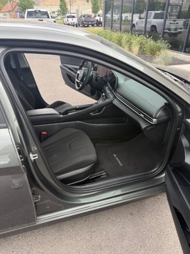 Used 2024 Hyundai Elantra SEL image 11