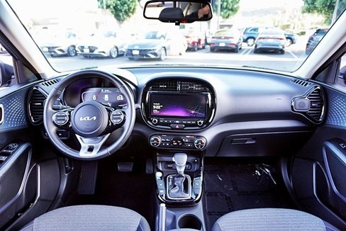 Used 2023 Kia Soul EX image 18